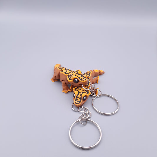 Mini gecko fidget keychain with long tail