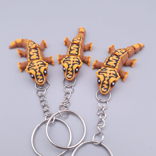 Mini gecko fidget keychain with long tail
